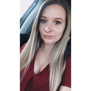 Meet your Posher, Katelyn